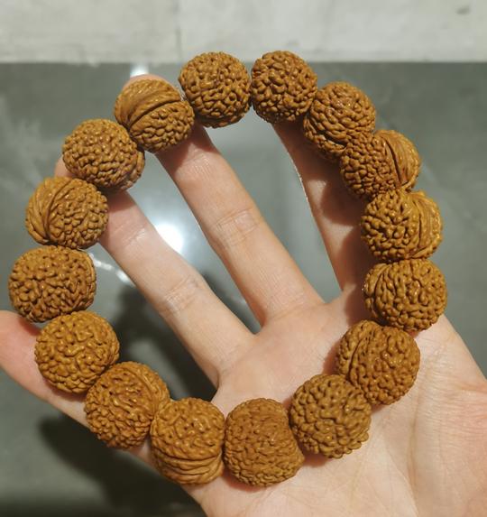 桃核手串，金刚纹，荔枝纹，龙鳞纹大开口，纹路控的福音，纯野生