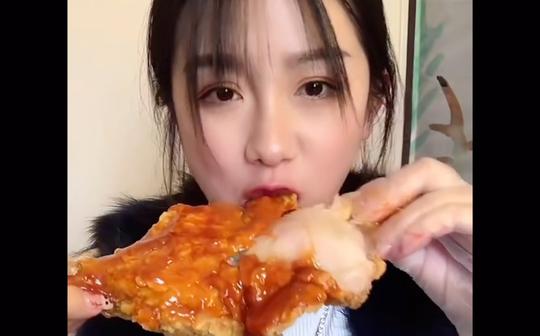 我叫就看个炸鸡这他m是一个人?(笑笑饿了)吃各种口味炸鸡食音声控