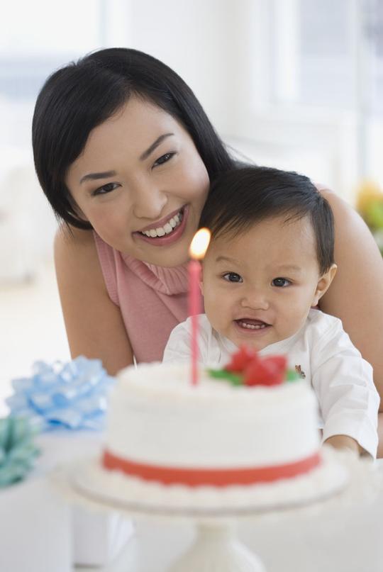 过生日的宝宝与妈妈+图片素材-生活人物-人物