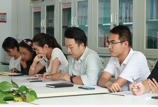 同心同德宏图再展群策群力快马加鞭--经济与管理学院2021-2022学年上半年完满教育工作交流会
