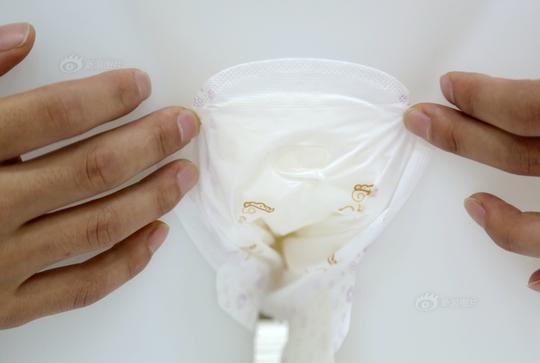 大学男生毕业后卖卫生巾创业