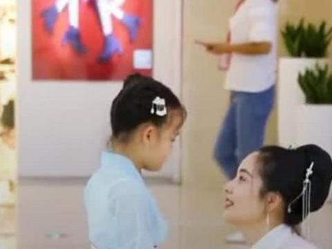 赵丽颖结婚,杨颖关晓彤齐送祝福,杨超越的评论却让冯绍峰冒冷汗
