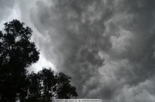 暴风雨来临前天空壮观黑压压乌云摄影自然景观其他灰色
