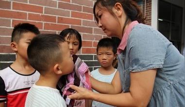 叶昌美:用无声语言打开特殊学生的多彩世界