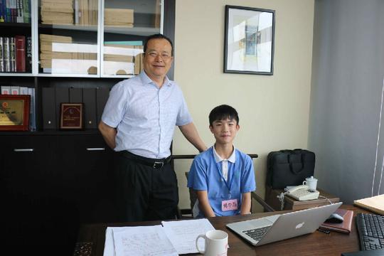赖律师鼓励青少年成为一名优秀律师.jpg