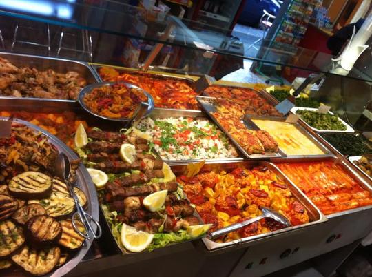朋友开快餐店月入两万,本想尝试创业,听完他的话打消