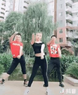 1分钟减掉全身赘肉,抖音快手健身达人明摆着在骗我学社会摇!