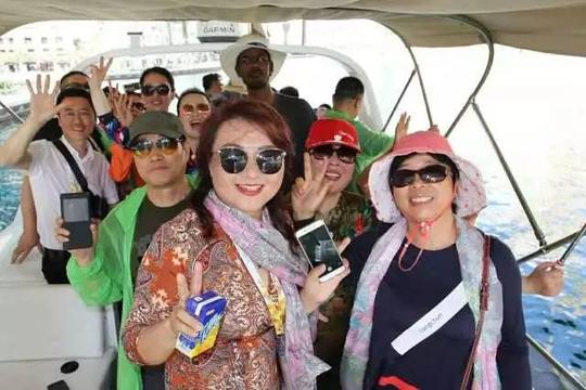 康妆迪拜尊享之旅:阅览世间极致美景,悦享精致美好人生