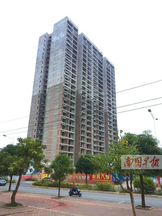 《合作建房空手套白狼》追踪:烂尾楼刚盘活又停工