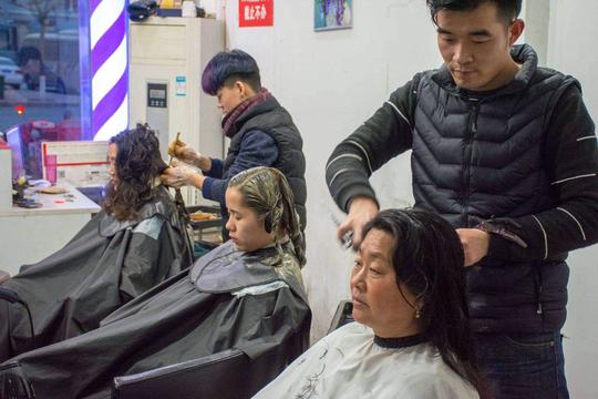 春节过后,农村理发店生意很差,有什么办法能改观吗?