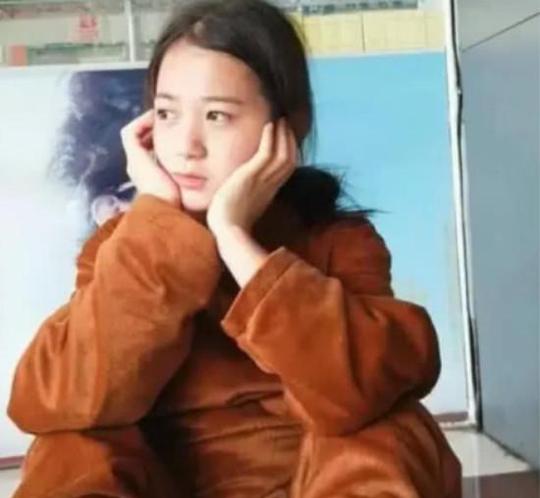 曾经风靡抖音的那个网红熊,脱下头套之后,网友:高冷到