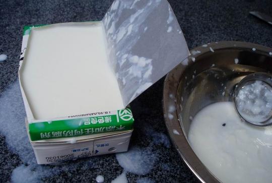 奶业巨头蒙牛光明前仆后继暴露奶业问题