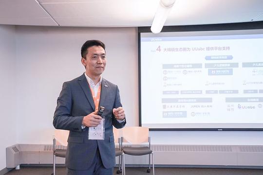 "为了让学生能零距离接触到从"常青藤"名校毕业的老师,在4月14日