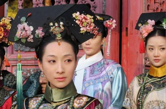 《甄嬛传》中撩起刘海的她瞬间好看!