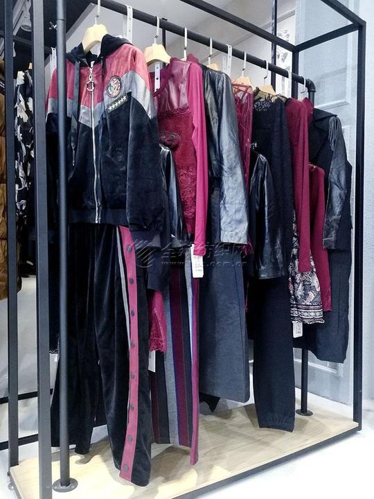 广州品牌女装折扣店批发蜂后国际1秋冬装库存尾货走份货源