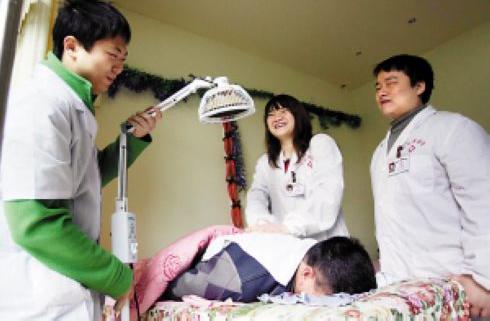 盲人大学生开按摩诊所创业收费最贵生意最好