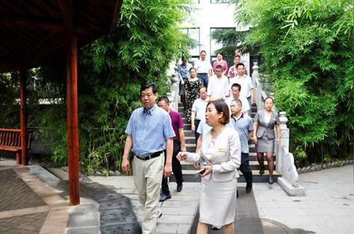 洛阳龙门凤翔温泉特色小镇项目座谈会在凤翔温泉召开