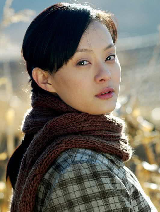 “幸福像花儿一样”的孙俪，一路走来“甜蜜蜜”！