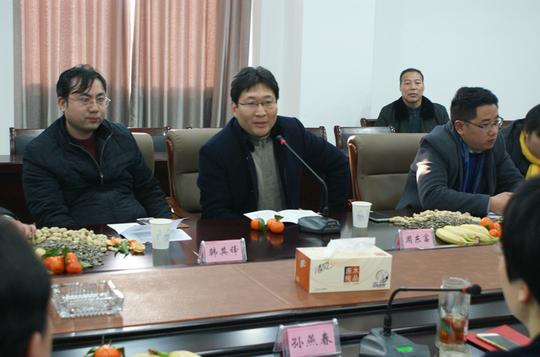 盘湾镇成功举行2016在外创业有成人士座谈会