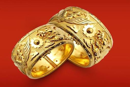 戒指很硬是纯金吗？