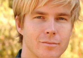 亚当·罗比特尔