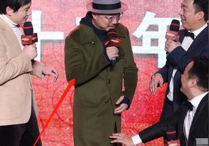 《外星人》路演时徐峥也出席，而主演名单却无徐峥，或因这个原因