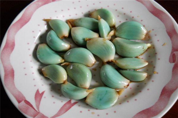 腊八蒜是怎样腌制的