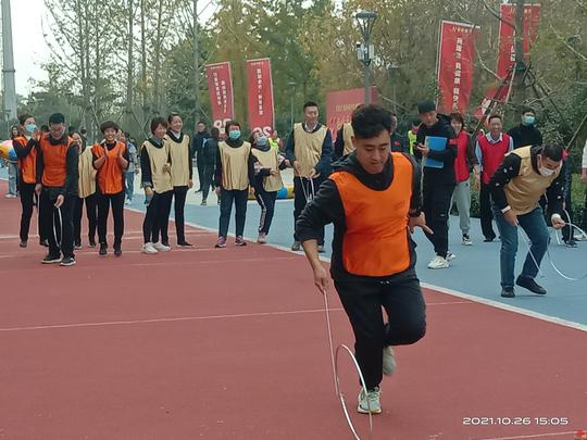 感受运动快乐打造创业乐园金牛集团举办驻地单位趣味运动会