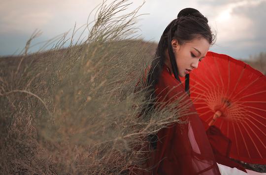 伞下伤感人物素材-彼岸桃花-.