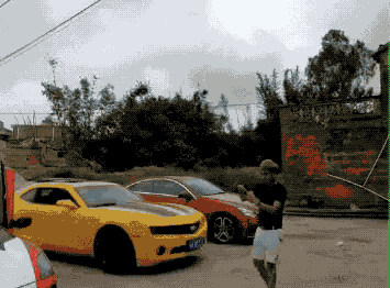 过年农村成豪车展网友每年都回去一次开的就是各种百万的车