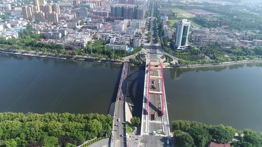 航拍中国信阳美丽的河流信阳大桥视频素材
