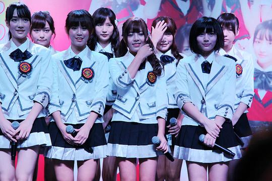 中国首个偶像团体专属剧场开业snh48萌妹子现身吸睛无数(组图)