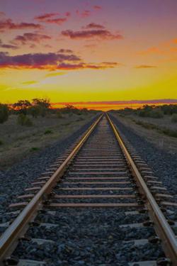 关于铁轨的唯美句子,关于铁轨和人生句子?-语录网