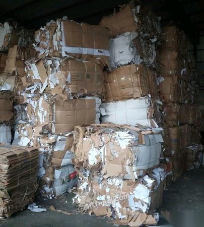 附近废品站上门回收废铁.废纸.垃圾清理.玻璃木板一切废品