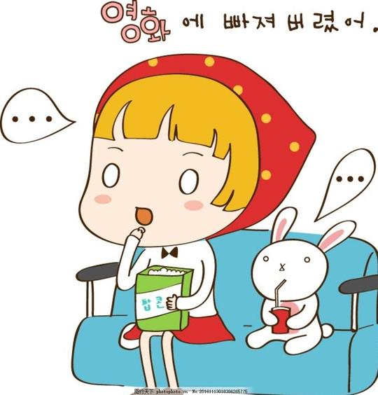 卡通人物沙发吃零食素材