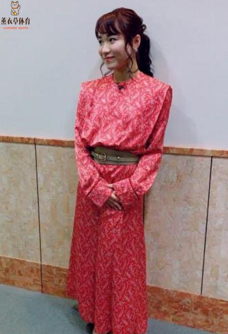 伊藤美诚新造型亮相！大波浪+碎花洋裙，张本智和发文激励自己