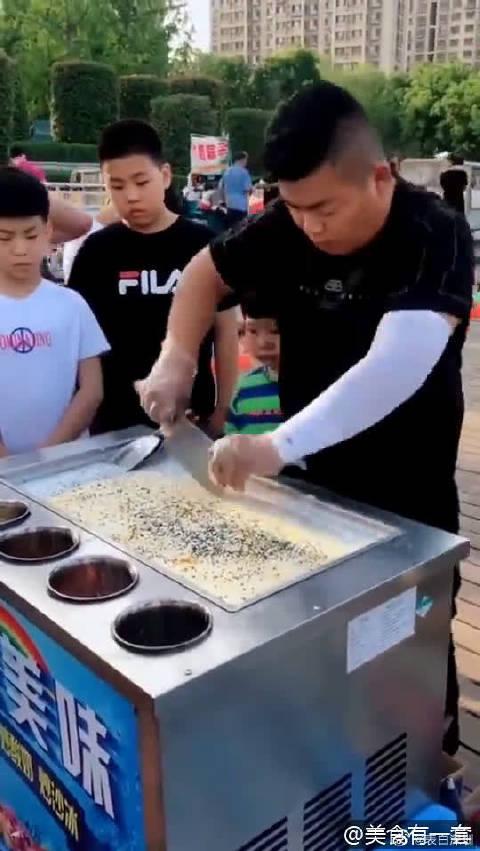 吸引小孩子的摆摊生意:在幼儿园门口摆地摊，什么东西最能吸引小朋友?