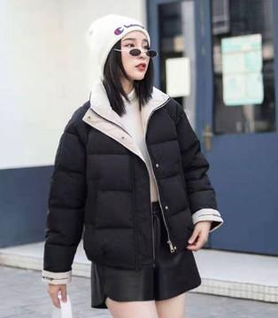 纯色羽绒服party让你在这个冬天可爱动人