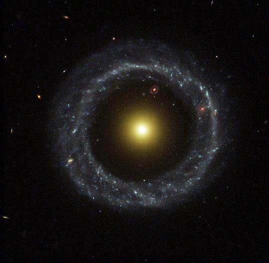 环状星系.jpg