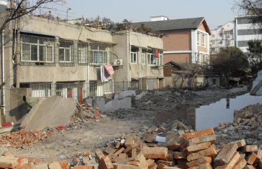 北京市凯诺律师事务所:镇政府、乡政府有权征收土地吗?拆迁过程中如何维护合法权益?