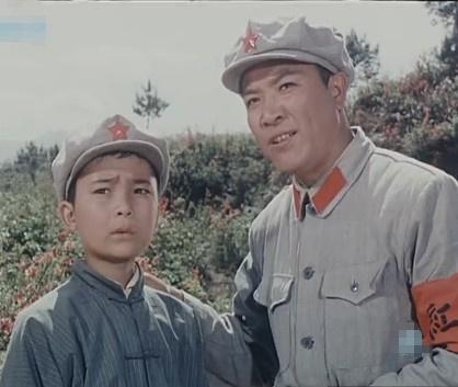 《闪闪的红星》剧照祝新运,1962年生于北京,中国电影演员
