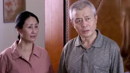 少妇都结了婚还偷拿小伙照片不料被人家父母发现了