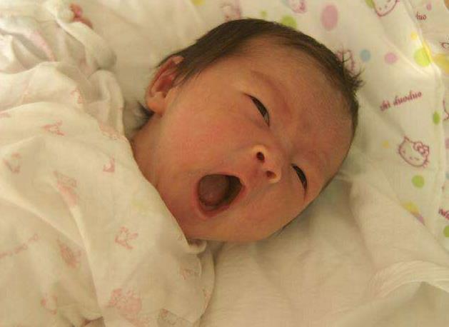 宝宝到底该不该枕枕头