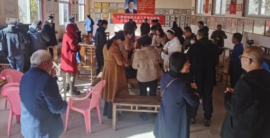 胶州市总工会组织参观“草根创业明星”企业