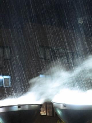 雨天景观路灯