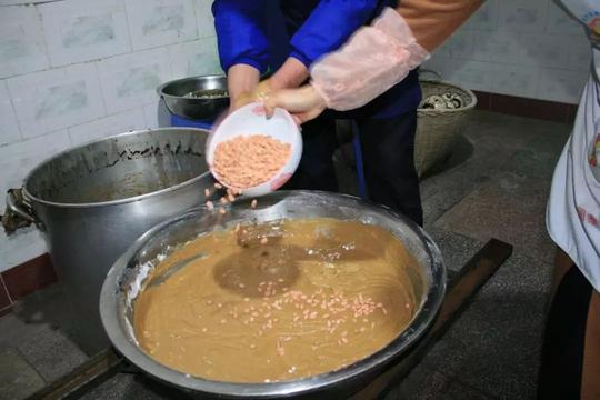 冬日烤火必备,新安所特色美食!吃上一口,能甜到心里