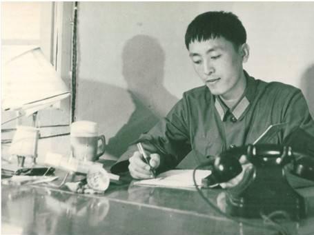(年轻时的张金骅)
