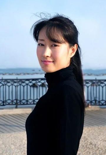 女记者蓝衣姐姐翻白眼表情包