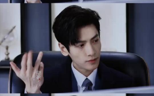 #半是蜜糖半是伤#罗云熙#只要不说话，真的是妥妥的总裁范儿啊