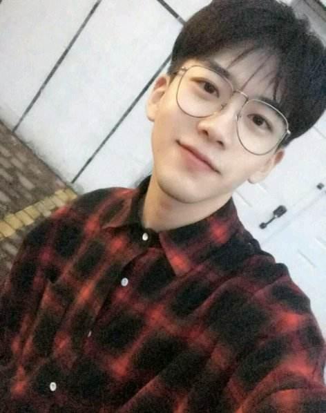 抖音男神费启鸣也要拍戏了?网友:现在演员门槛越来越
